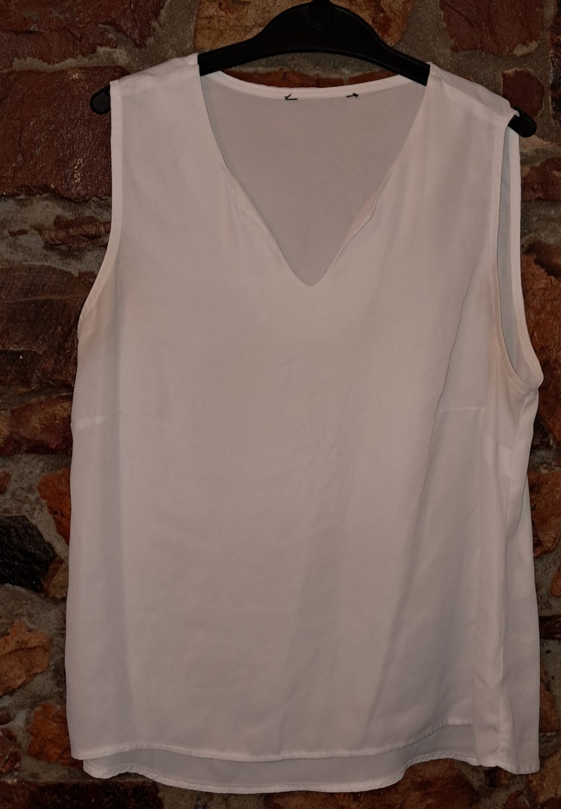 Low Neck V Blouse