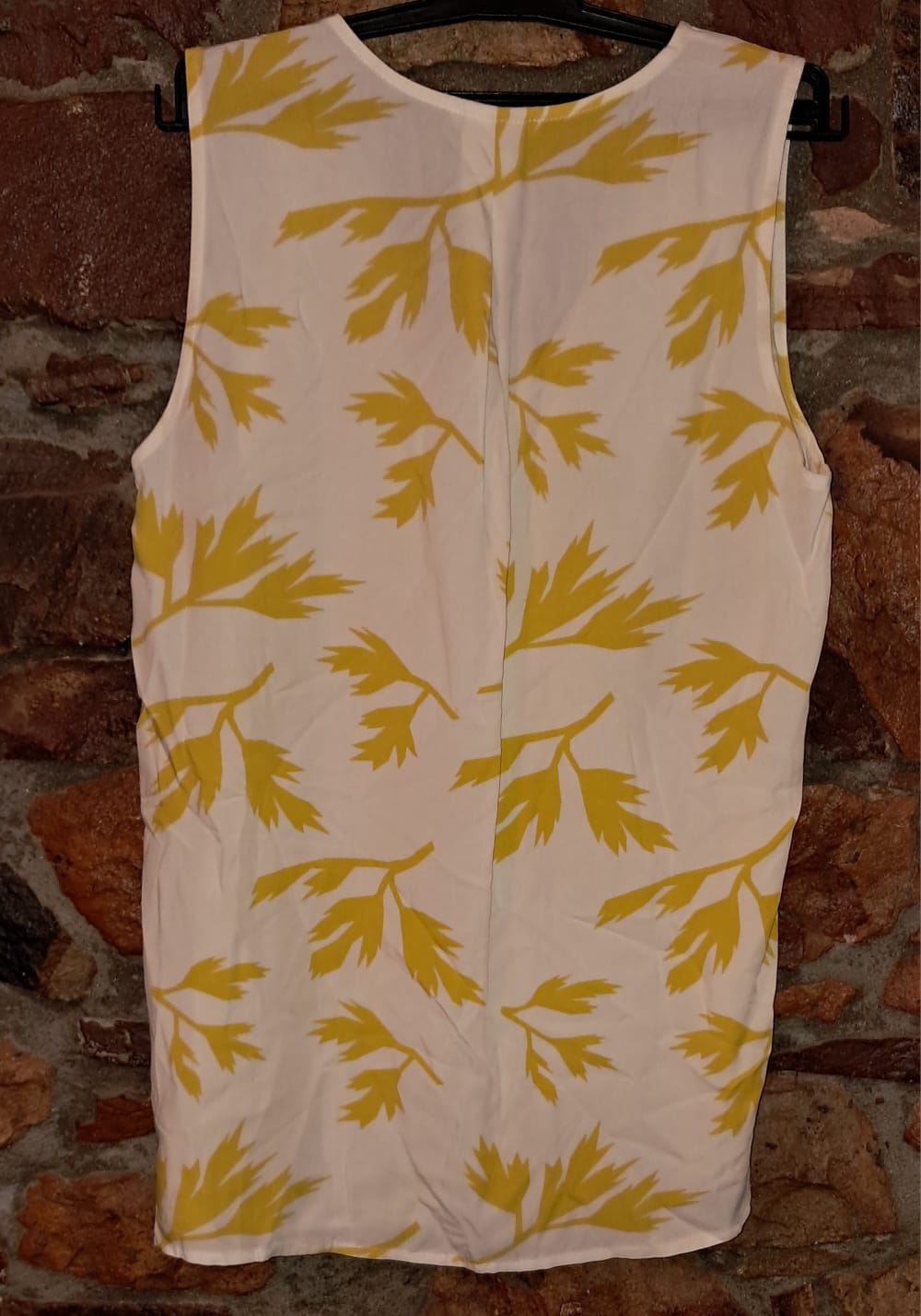 Rare Earth Low V Neck Sleeveless Blouse