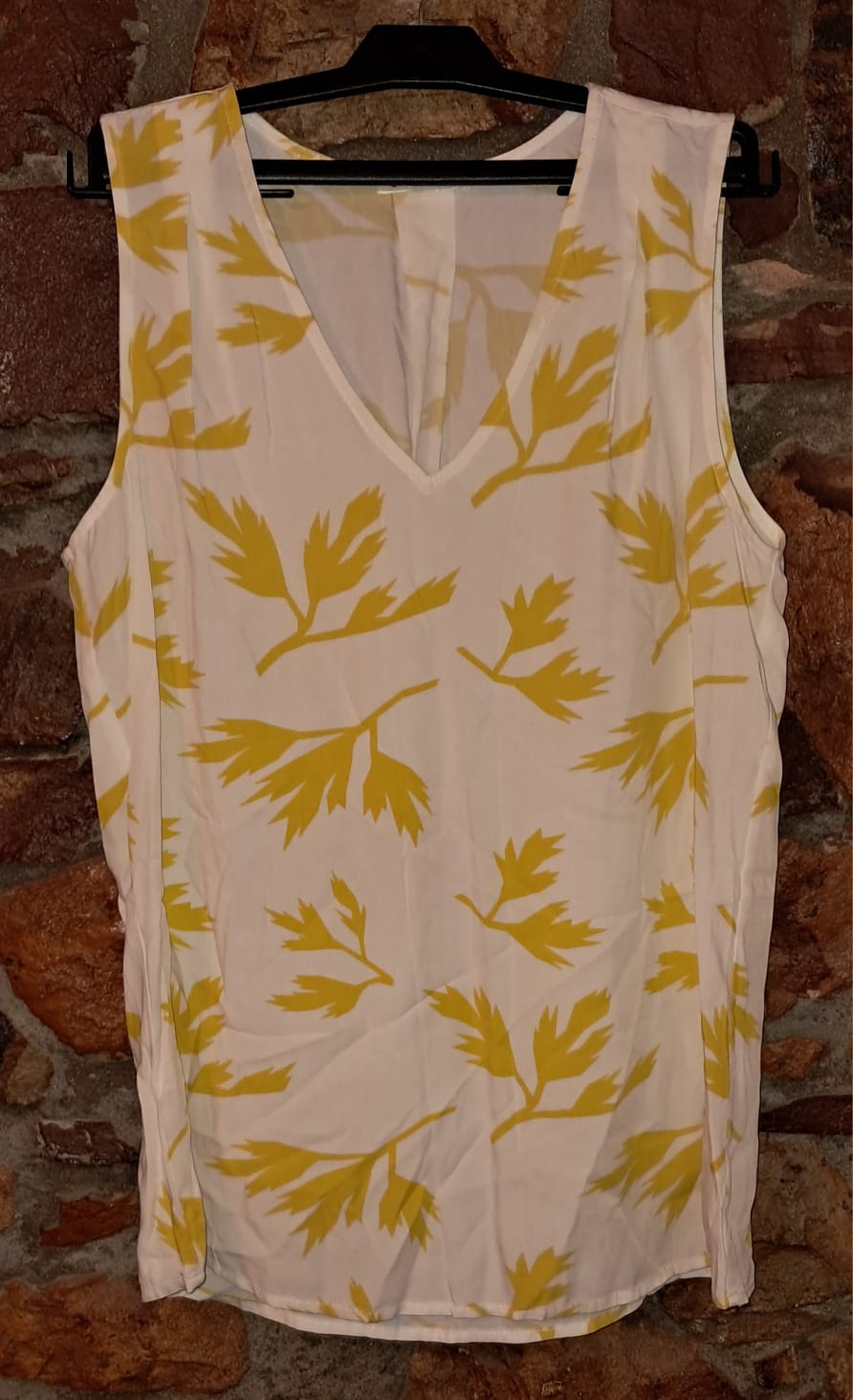 Rare Earth Low V Neck Sleeveless Blouse