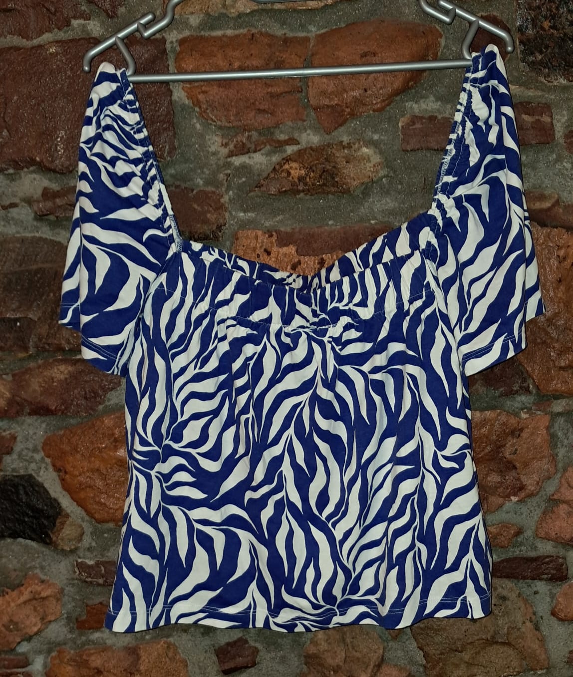 H&M Wide Shoulder Short Sleeve Top
