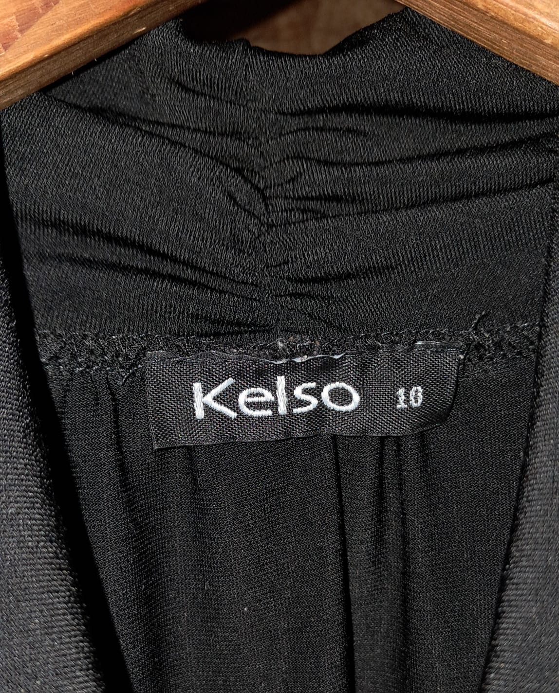 Kelso Sleevless Low Neck Blouse
