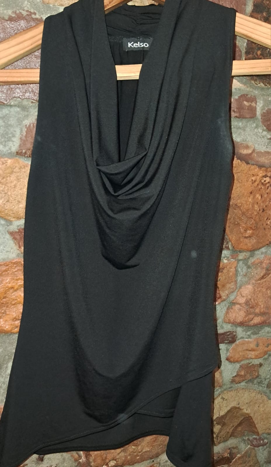 Kelso Sleevless Low Neck Blouse