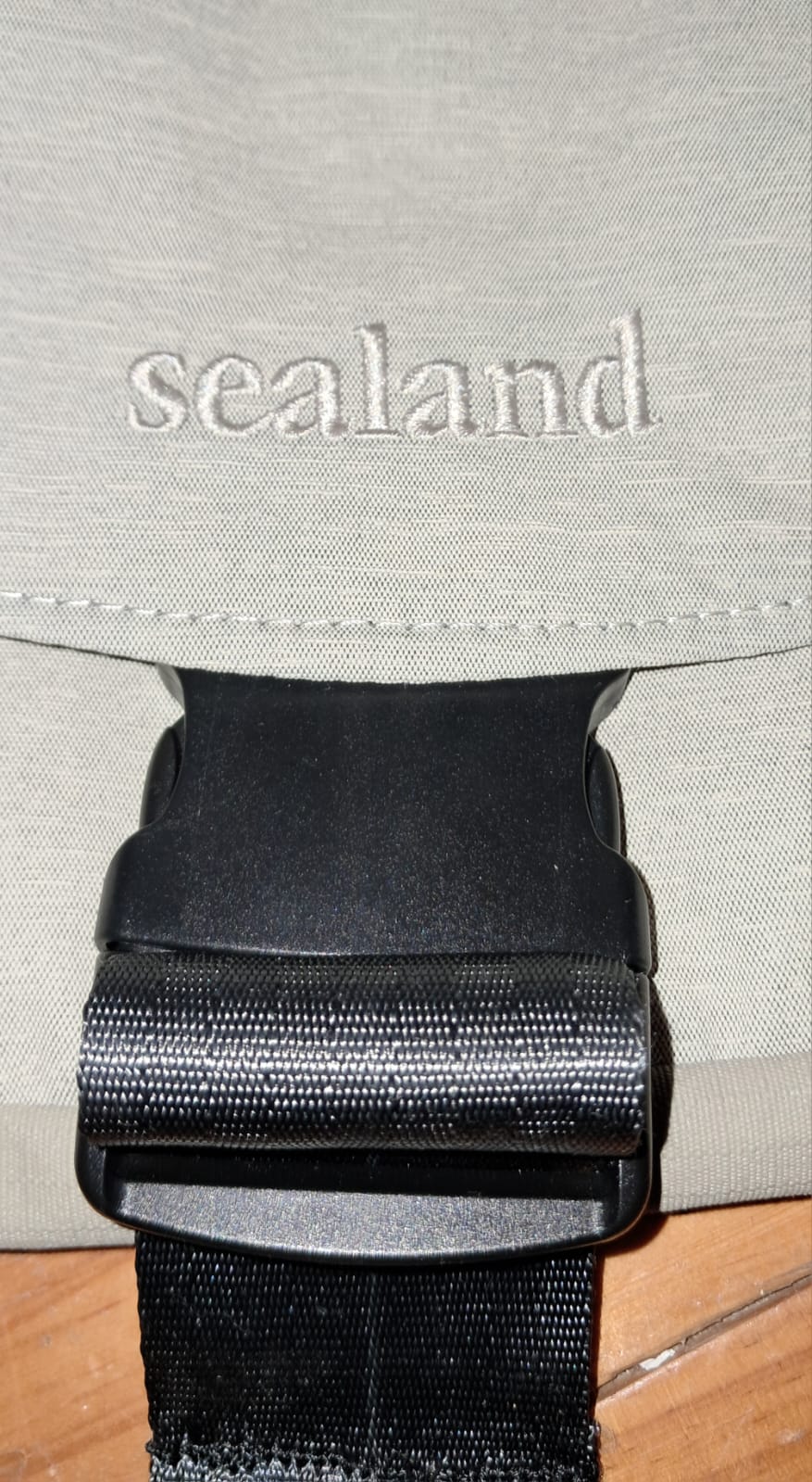 Sealand Messenger Crossbody Bag
