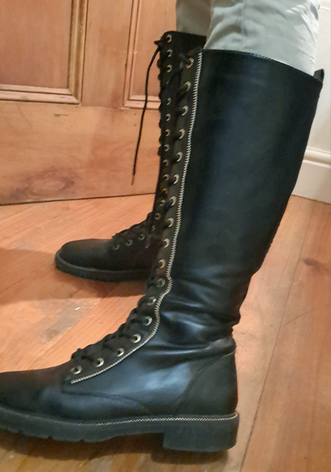 Claudia Ghizzani High Lace Boots with side zip