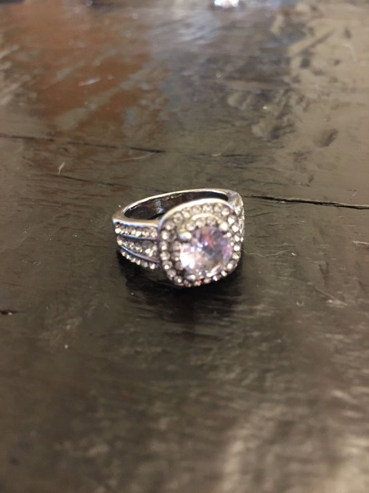 Ovular Square Ring