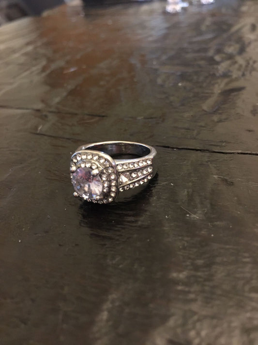 Ovular Square Ring